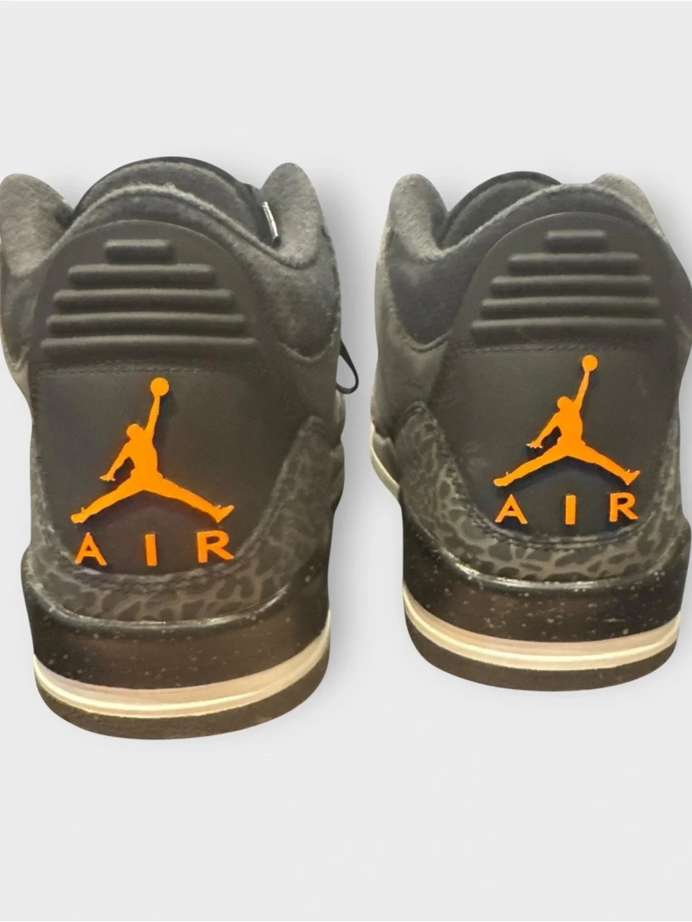 Air Jordan 3 Retro Fear Pack (2023) Gray Orange Men’s 9.5 Excellent Condition